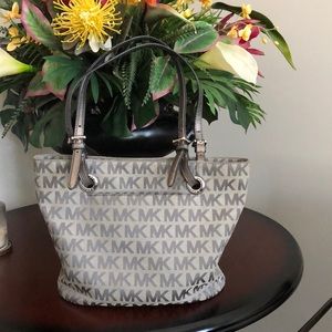 Michael KORS handbag.   Used but in good condition